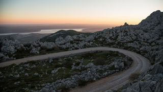 Velebitska katedrala – Tulove grede. Foto: Vinko Pešić Velebitska katedrala – Tulove grede. Foto: Vinko Pešić
