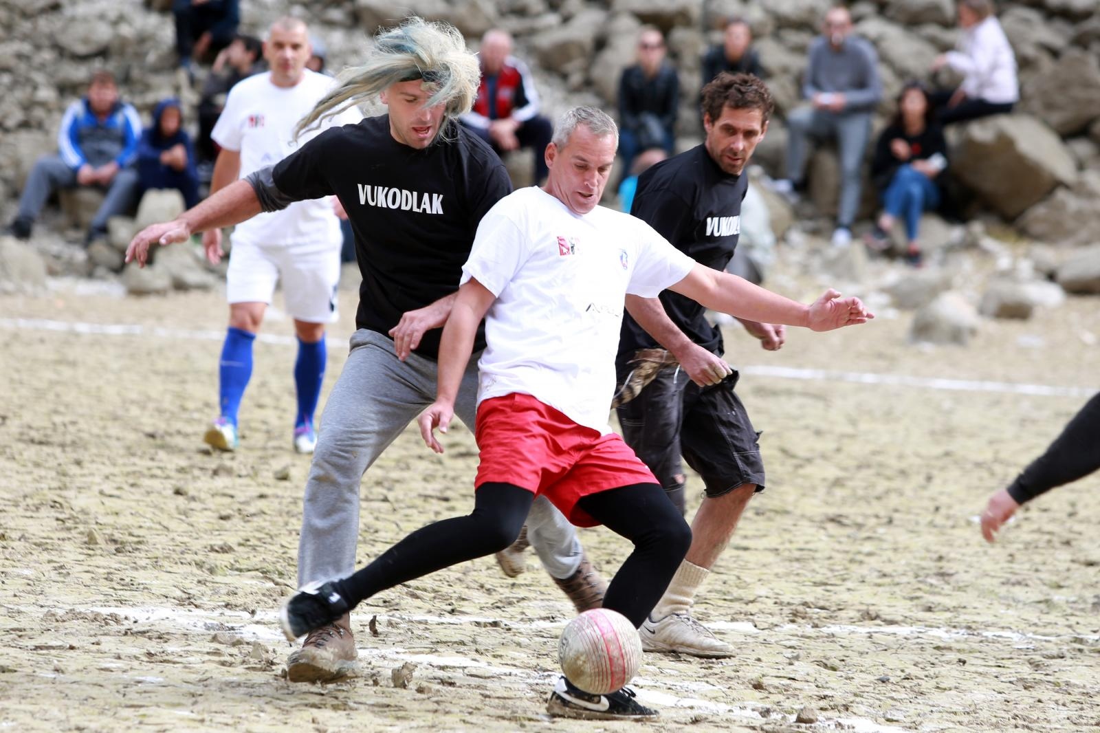 Utakmica na dnu jezera