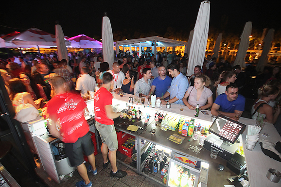 Brandon Morales u Maraschino baru (foto:Saša Čuka) Brandon Morales u Maraschino baru (foto:Saša Čuka)