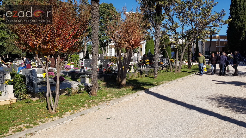 Blagdan Svih svetih na zadarskim grobljima