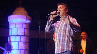 Humanitarni rođendanski koncert klape Kontrada u Arsenalu. Ivica Sikirić Ićo. Humanitarni rođendanski koncert klape Kontrada u Arsenalu. Ivica Sikirić Ićo.