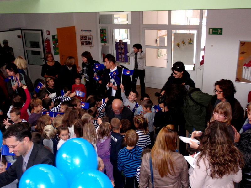 Dječji vrtić Ciciban uputio Sunčevu čestitku svome gradu Dječji vrtić Ciciban uputio Sunčevu čestitku svome gradu