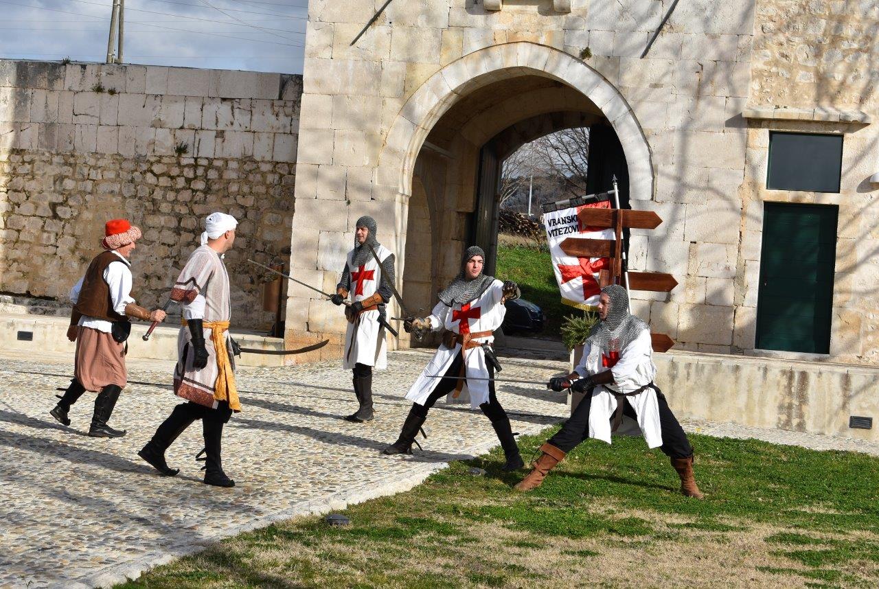 Otvorena prva Zimska škola tehničke kulture Zadarske županije u Maškovića hanu u Vrani Otvorena prva Zimska škola tehničke kulture Zadarske županije u Maškovića hanu u Vrani