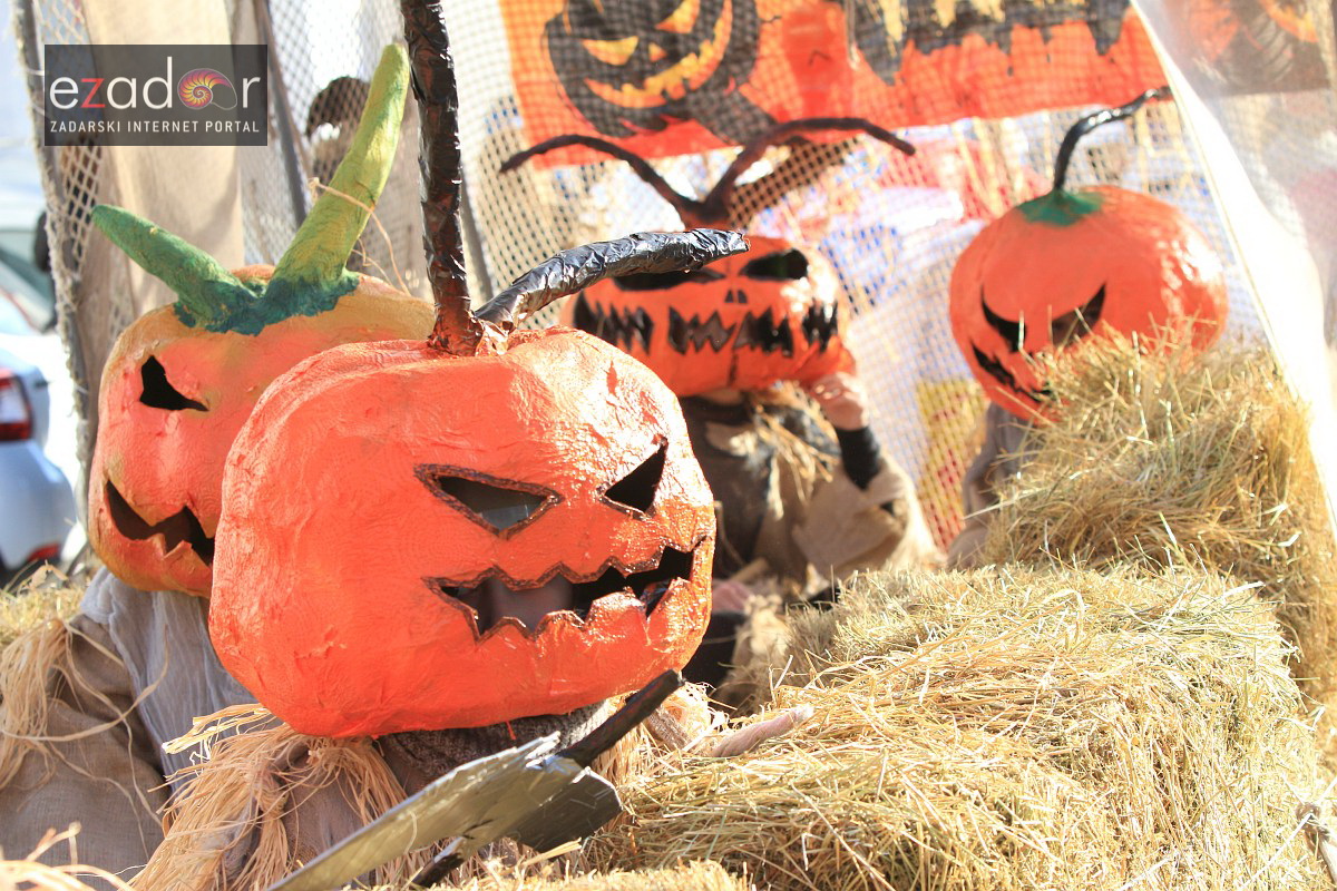 Maškarana povorka Velike Bake u Murteru