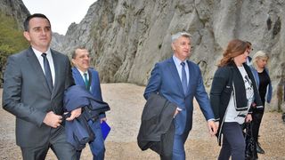 Potpisivanje ugovora u prezentacijskom centru “Podzemni grad Paklenice” NP Paklenica Potpisivanje ugovora u prezentacijskom centru “Podzemni grad Paklenice” NP Paklenica