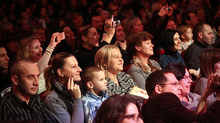 “Plesna čestitka” (foto:Saša Čuka)