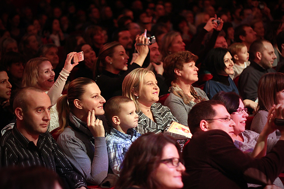 “Plesna čestitka” (foto:Saša Čuka)