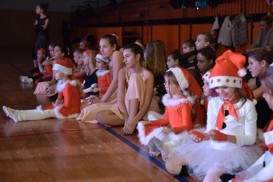 Plesna Božićna čarolija na otoku Pagu