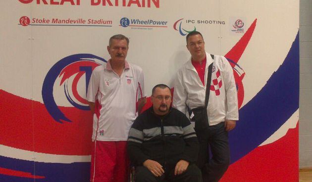 aša Grdović i Ivica Bratanović sa trenerom Tihom  Jurkovićem