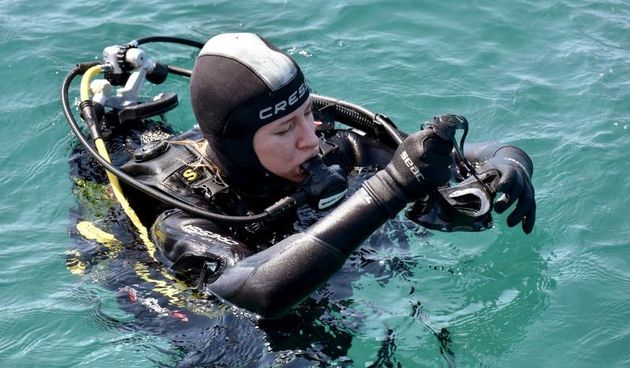 4. Dive In festival zapoceo je danas na rivi. Akcija ciscenja podmorja. Photo: Dino Stanin/PIXSELL