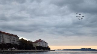 Zadar: Pozdravni prelet povodom 25. godišnjice osnutka i djelovanja eskadrile Zadar: Pozdravni prelet povodom 25. godišnjice osnutka i djelovanja eskadrile