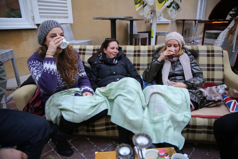 Blagdanski uređena otvorena terasa kafića Kult, Photo: Filip Brala/PIXSELL