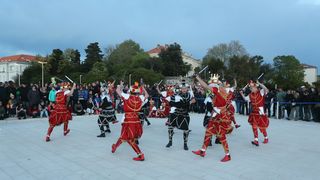 HGD Sv. Cecilija izvelo korčulanski viteški ples “Moreška” na Pozdravu suncu