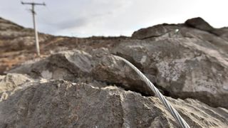 Karlobag: Srušeni stupovi niskonaponske mreže, Foto: Dino Stanin/PIXSELL Karlobag: Srušeni stupovi niskonaponske mreže, Foto: Dino Stanin/PIXSELL