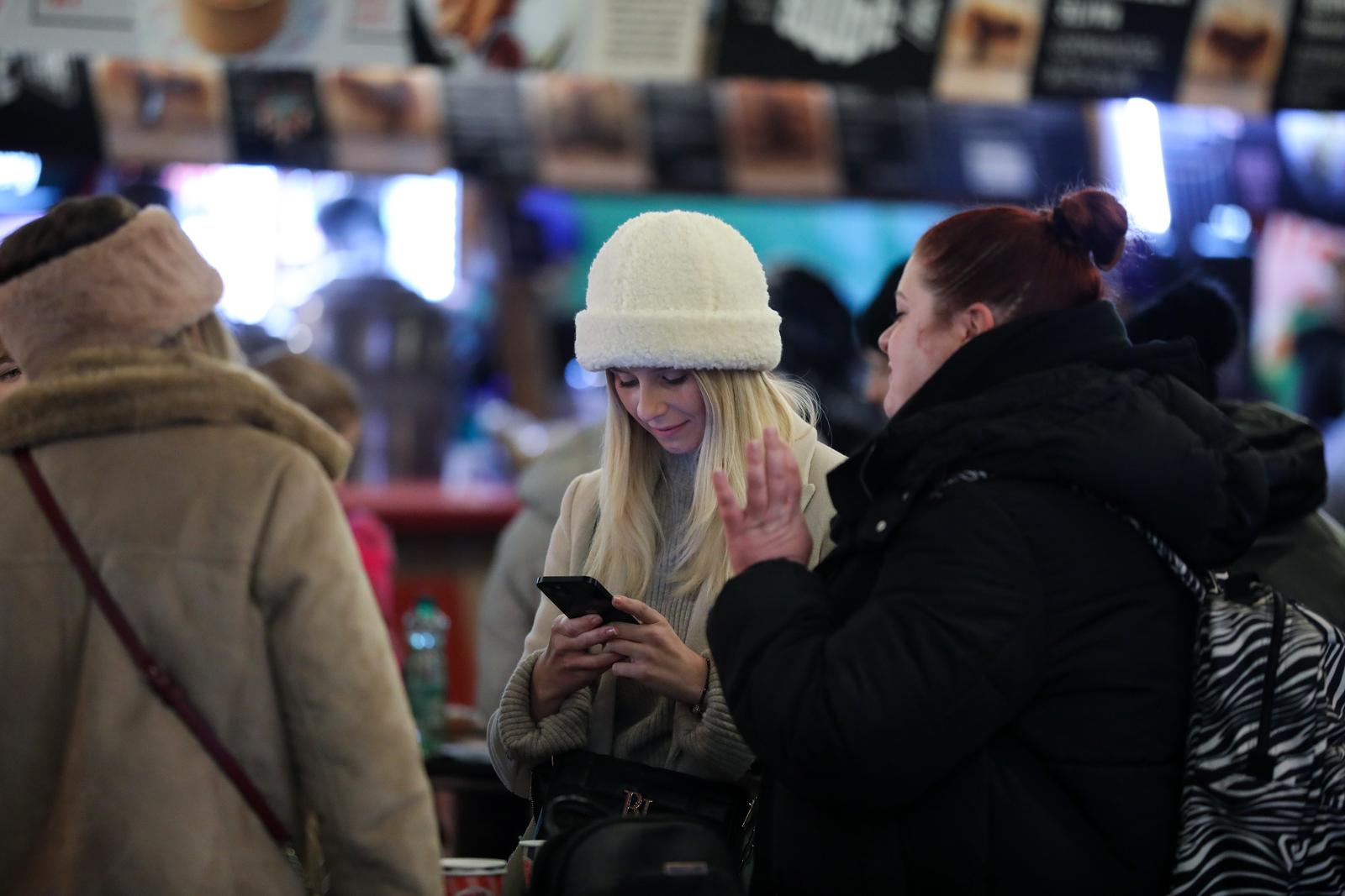 Zagrebački Advent ove godine pun je svjetla i šarenila