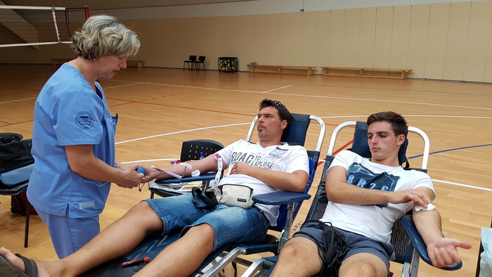 U organizaciji sekcije HZSN Zadar u dvorani 1 SC Višnjik održana je akcija dobrovoljnog darivanja krvi na kojoj je prikupljeno 25 doza tekućine koja život znači. Foto: Mladen Malik