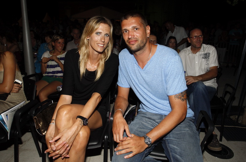 Zadar, 150711.
Druga vecer Zadar Fashion Nightsa, kojeg organiziraju Stefany Hohnjec i Aleksandra Grdic. Revije se odrzavaju na Forumu kraj crvke Sv Donata.
Foto: Jure Miskovic / CROPIX Zadar, 150711.
Druga vecer Zadar Fashion Nightsa, kojeg organiziraju Stefany Hohnjec i Aleksandra Grdic. Revije se odrzavaju na Forumu kraj crvke Sv Donata.
Foto: Jure Miskovic / CROPIX