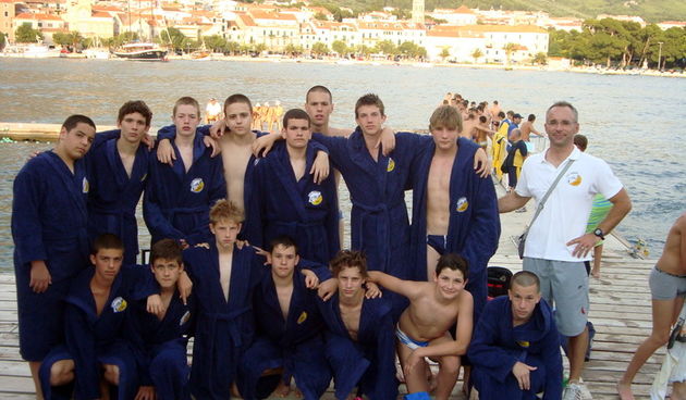 Kadeti VK Zadar 1952 u Makarskoj