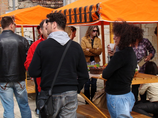 Humanitani uskrsni konvoj Zadar – Oklaj