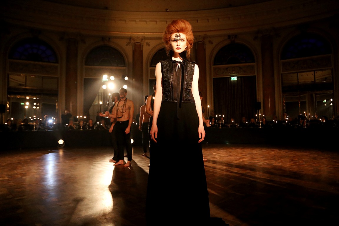 Modni spektakl Hippy Gardena