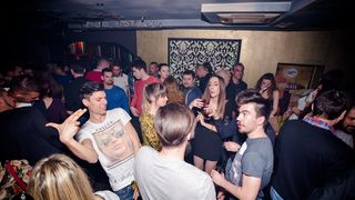 Subotnji party u Svarog baru