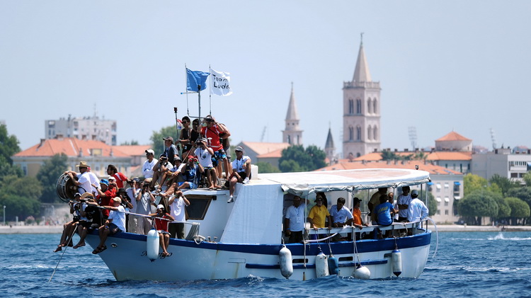 Zadar, 120711.
ISAF svjetsko juniorsko prvenstvo
Zadar 2011, 07.-15. srpanj 2011.
Sesti je dan svjetskog prvenstva u jedrenju koje se odrzava u organizaciji jedrlicarskog kluba Uskok. Danasnji dan je dan odmora za sve jedrlicare osim za jedrilicare na d Zadar, 120711.
ISAF svjetsko juniorsko prvenstvo
Zadar 2011, 07.-15. srpanj 2011.
Sesti je dan svjetskog prvenstva u jedrenju koje se odrzava u organizaciji jedrlicarskog kluba Uskok. Danasnji dan je dan odmora za sve jedrlicare osim za jedrilicare na d
