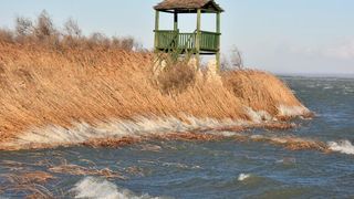 Zaledilo Vransko jezero u lučici na Prosici