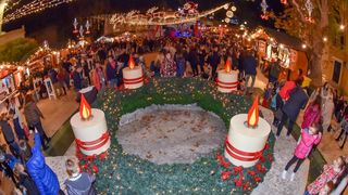 Na Trgu Petra Zoranica uz koncert Ivana Zaka i vatromet otvoren je Advent u Zadru Na Trgu Petra Zoranica uz koncert Ivana Zaka i vatromet otvoren je Advent u Zadru