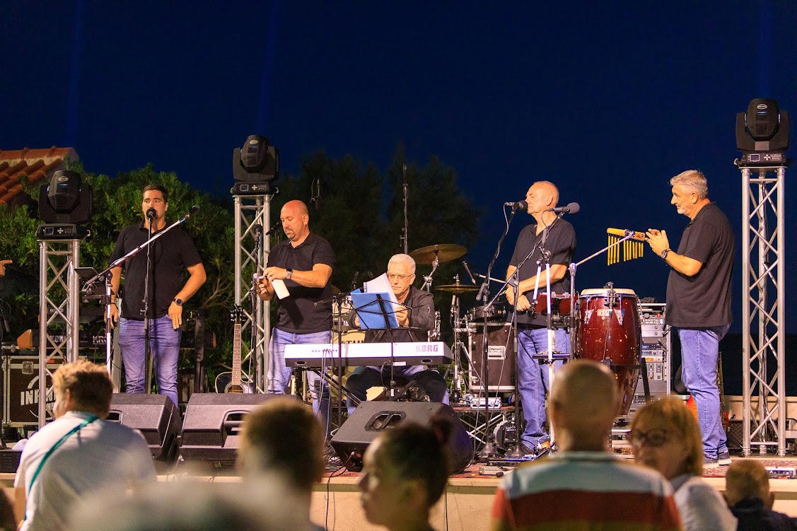 Image 5793739 (auto) Image 5793739 (auto)