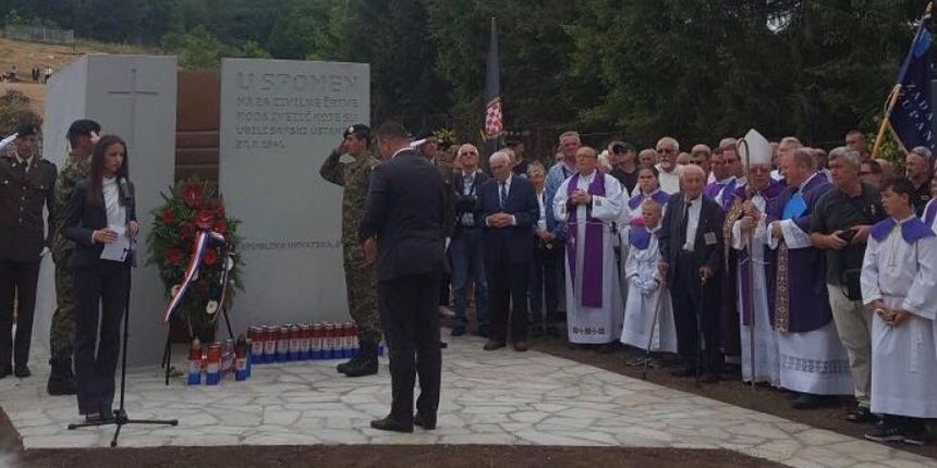U Boričevcu otkriven spomenik žrtvama iz obitelji Ivezić