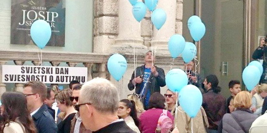 Na zadarskom Narodnom trgu obilježen Svjetski dan svjesnosti o autizmu.