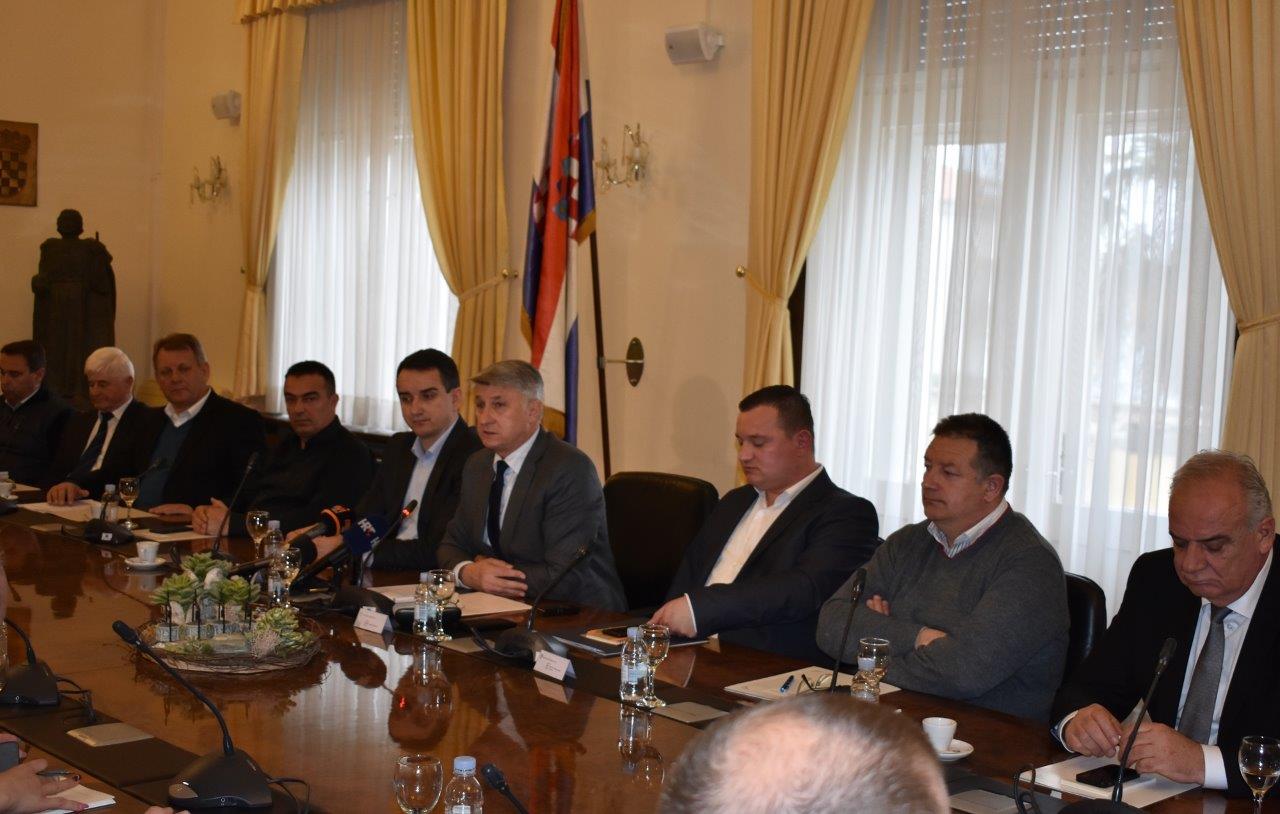 Zadarski župan Božidara Longin održao sastanak s gradonačelnicima i načelnicima Zadarski župan Božidara Longin održao sastanak s gradonačelnicima i načelnicima