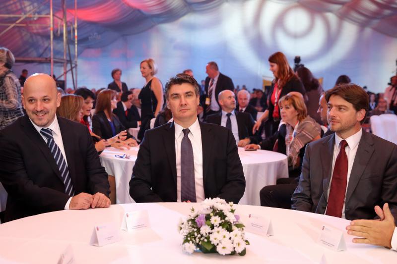 25.10.2013., Zadar – U Falkensteiner hotelu u Punta Skali dodjeljene su nagrade “Covjek – kljuc uspjeha u turizmu”. Svecanosti su prisustvovali premijer Zoran Milanovic te ministri Darko Lorencin i Gordan Maras te brojni drugi uvazeni gosti. Photo: Fili