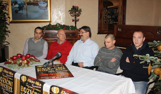 Presica Klapa Niko “Humanitarni božićni koncert”