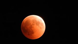 Prekrasan pogled na pomrčinu Mjeseca iz Dubrovnika Prekrasan pogled na pomrčinu Mjeseca iz Dubrovnika