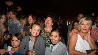 Mještani Bibinja sinoć su uživali u vrhunskom koncertu grupe Colonija na sportskom centru Crljenica Mještani Bibinja sinoć su uživali u vrhunskom koncertu grupe Colonija na sportskom centru Crljenica