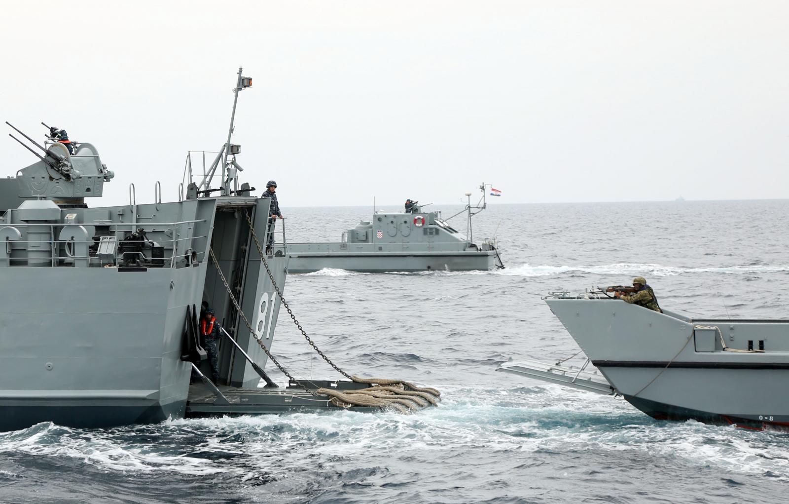 Žirje: Vojne vježba Hrvatske ratne mornarice Oružanih snaga RH “Harpun 2017” Žirje: Vojne vježba Hrvatske ratne mornarice Oružanih snaga RH “Harpun 2017”