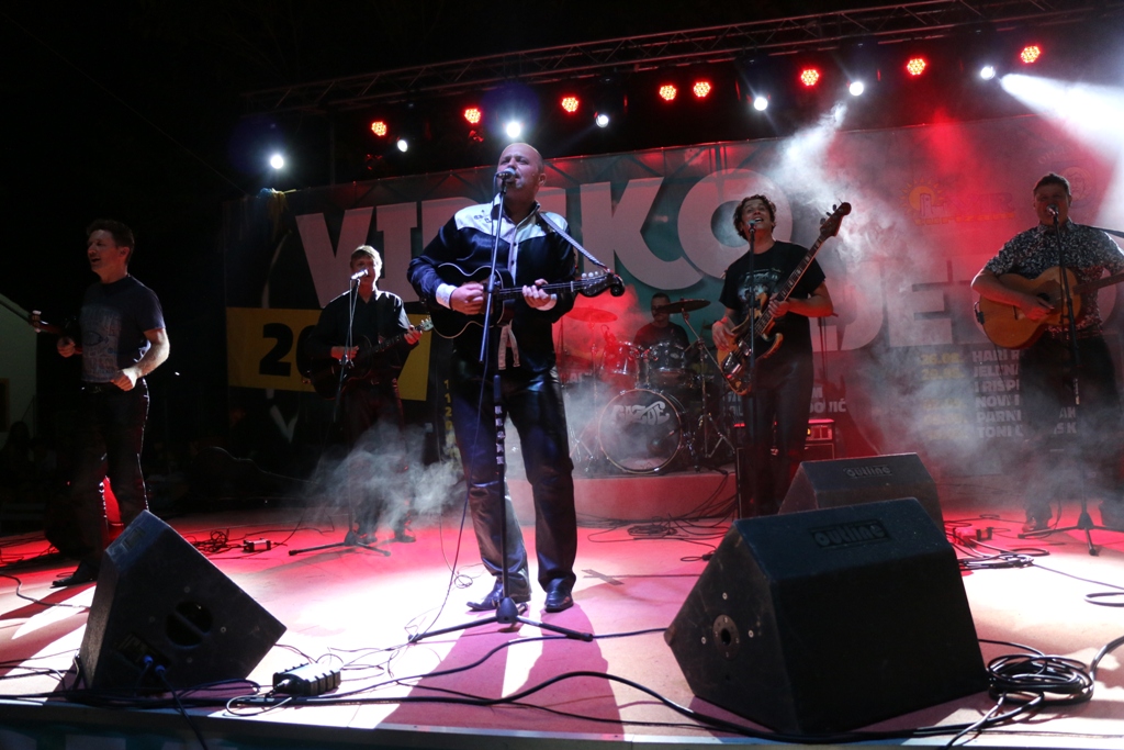 Virsko ljeto 2017: Gazde raspjevale i rasplesale Vir Virsko ljeto 2017: Gazde raspjevale i rasplesale Vir