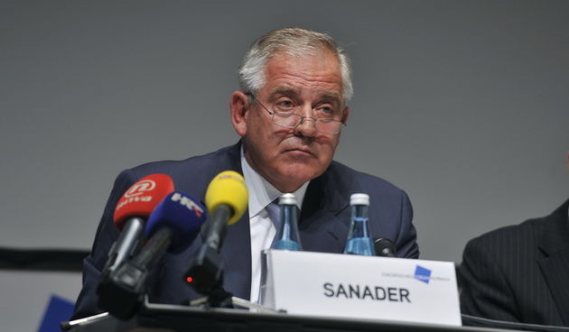Alpbach, 300810. Nakon dugog izbivanja u javnosti bivsi premijer Ivo Sanader odrzao je predavanje na Europskom forumu u Alpachu na temu Dayton 15. godina poslije. Foto: Marko Miscevic / CROPIX