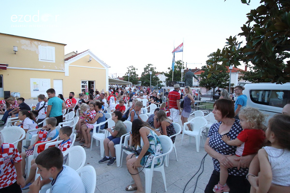 Bibinje: Navijanje za Vatrene i fešta nakon pobjede nad Rusijom