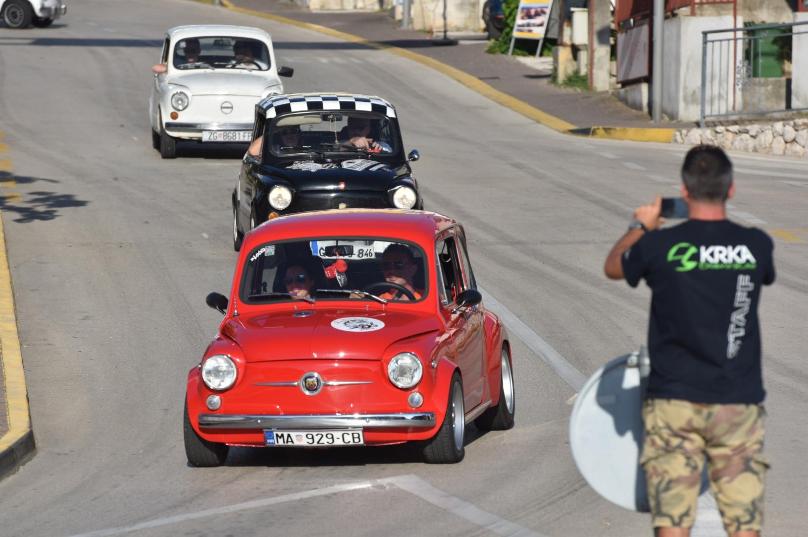 Primošten: Defile sudionika 2. Međunarodnog Fićo skupa Šibenik 2018. Primošten: Defile sudionika 2. Međunarodnog Fićo skupa Šibenik 2018.
