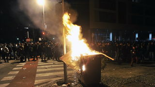 Maribor (Slovenija), 031212.
Prosvjed gradjana Maribora protiv trenutacnog gradonacelnika Franca Kanglera, osumnjicenog za umjesanost u korupciju. Prosvjed je zapoceo okupljanjem nekoliko tisuca ljudi na Trgu Slobode, a zatim se preselio ispred zgrade opc Maribor (Slovenija), 031212.
Prosvjed gradjana Maribora protiv trenutacnog gradonacelnika Franca Kanglera, osumnjicenog za umjesanost u korupciju. Prosvjed je zapoceo okupljanjem nekoliko tisuca ljudi na Trgu Slobode, a zatim se preselio ispred zgrade opc