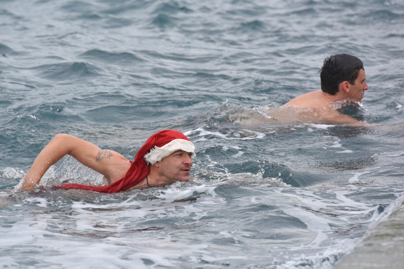 Novogodišnje kupanje na Morskim orguljama Novogodišnje kupanje na Morskim orguljama