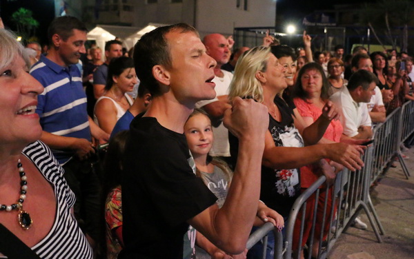 Jasmin Stavros na Viru