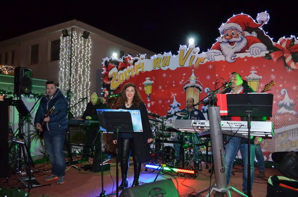 Advent na Viru: Sveta Luce razveselila virske mališane, upaljena treća adventska svijeća Advent na Viru: Sveta Luce razveselila virske mališane, upaljena treća adventska svijeća