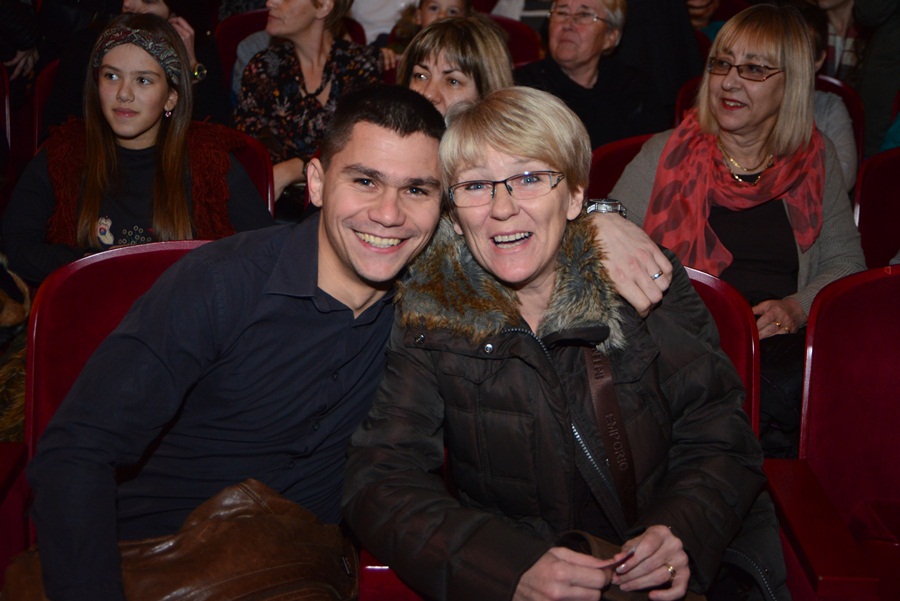 Premijera predstave “U sjeni” udruge “Igrajmo se” Premijera predstave “U sjeni” udruge “Igrajmo se”