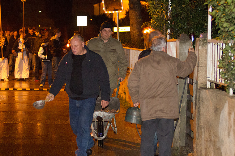 Sinoć je u Bibinjama na jedinstveni način obilježen Velik petak, foto: Leo Banić Sinoć je u Bibinjama na jedinstveni način obilježen Velik petak, foto: Leo Banić
