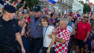 Veličanstven doček četvorice zadarskih Vatrenih od Gradskog mosta do Foruma