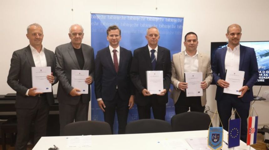 Josip Bilaver dodijelio ugovore vrijedne 11,09 milijuna eura Josip Bilaver dodijelio ugovore vrijedne 11,09 milijuna eura