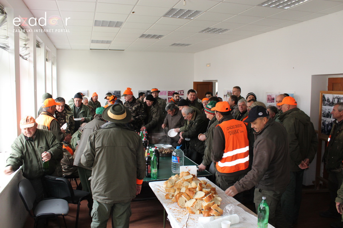 Lovci “Diane” kod Crnog odstrijelili  trinaest lisica i osam čagljeva